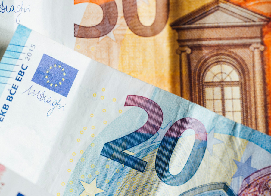 Euro bills